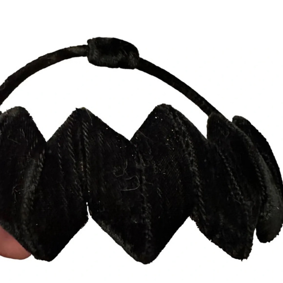Vintage Black‎ Velvet Hair Accessory